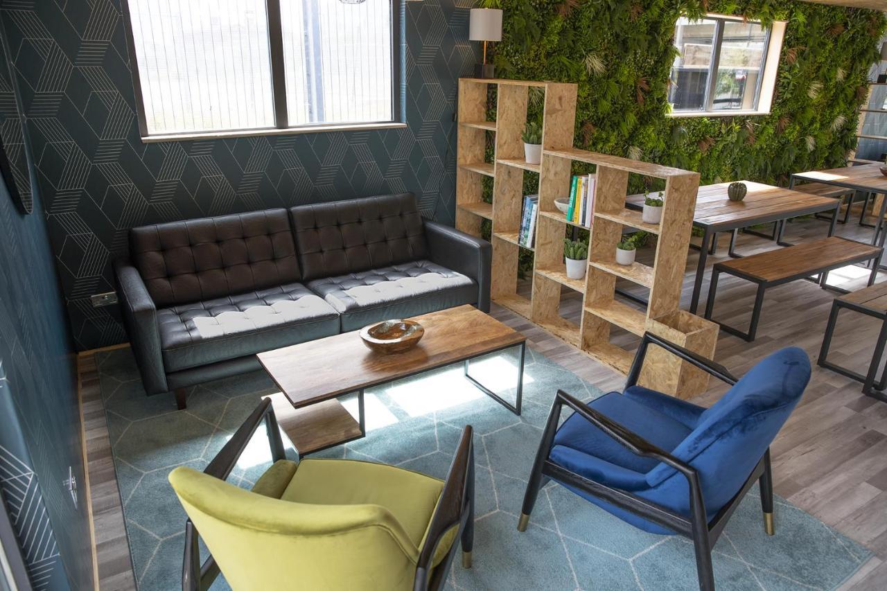 Snoozebox Canary Wharf *